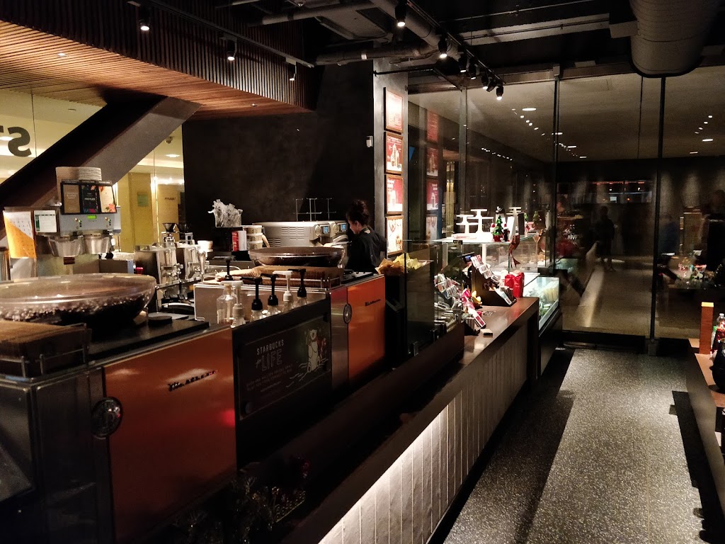 Starbucks | cafe | 875 N Michigan Ave Suite 3, Chicago, IL 60611, USA | 3127964789 OR +1 312-796-4789