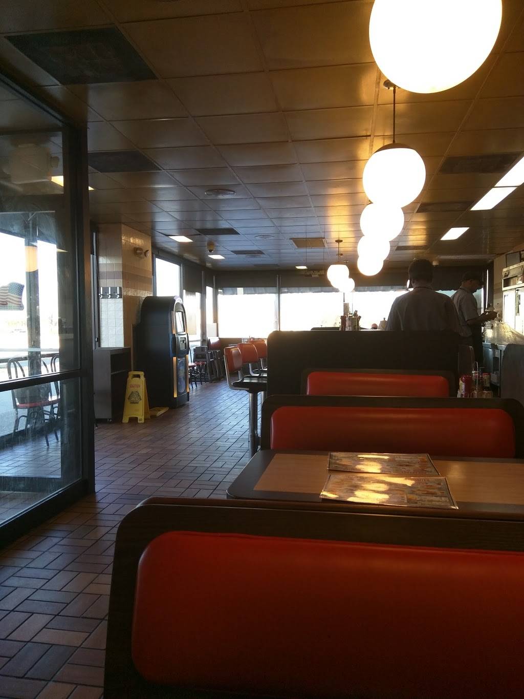 Waffle House | meal takeaway | 150 East E Loop 820, Fort Worth, TX 76112, USA | 8174512302 OR +1 817-451-2302