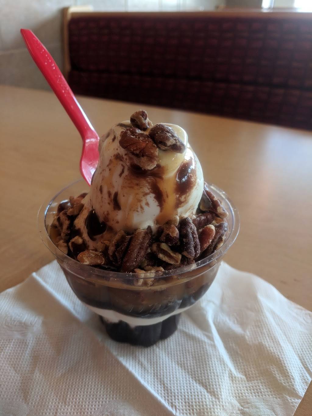 Dairy Queen | restaurant | 3040 E Layton Ave, St Francis, WI 53235, USA | 4147696640 OR +1 414-769-6640