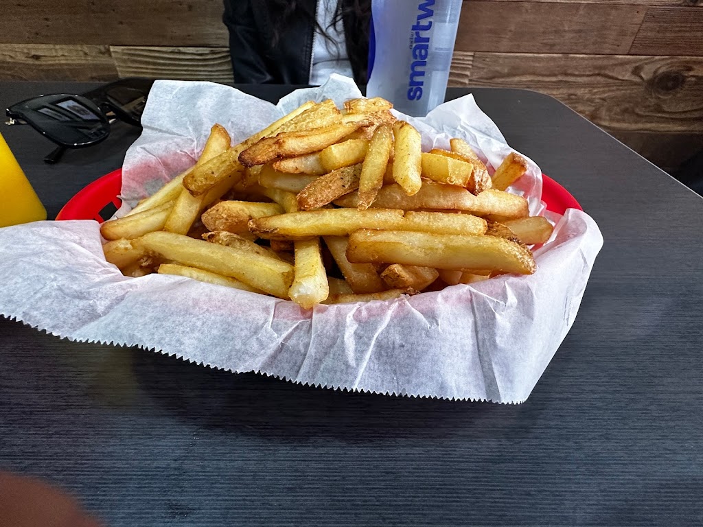 Pearls Deluxe Burgers | restaurant | 708 Post St, San Francisco, CA 94109, USA | 4154096120 OR +1 415-409-6120