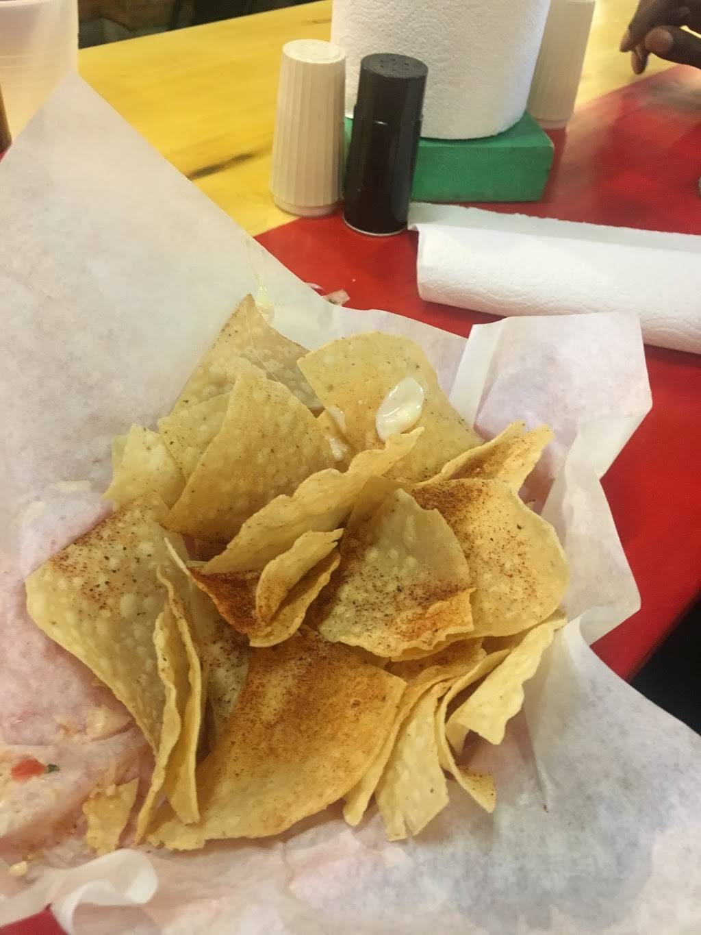 Fuzzys Taco Shop | restaurant | 13881 Midway Rd #105, Farmers Branch, TX 75244, USA | 9723878226 OR +1 972-387-8226