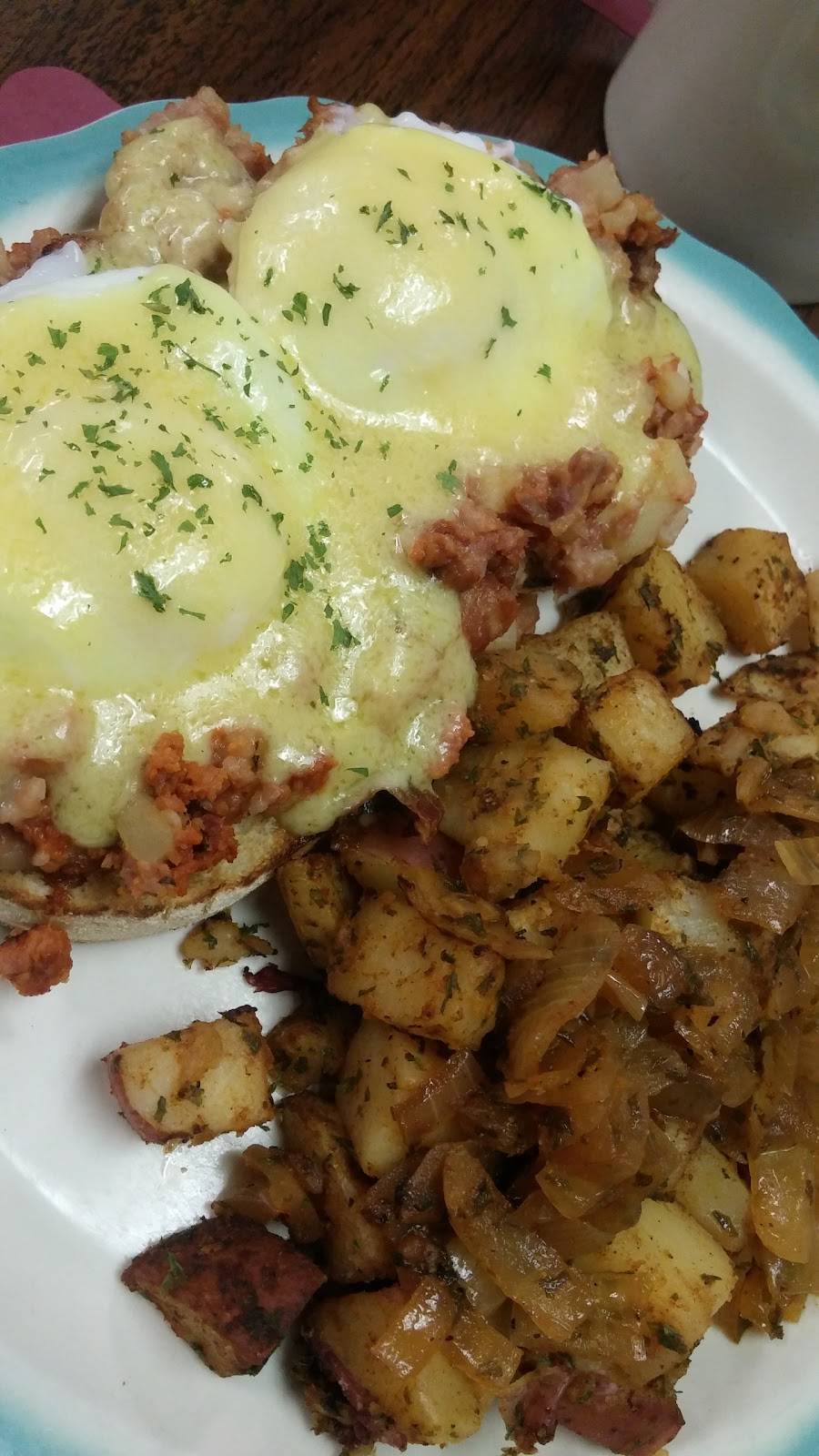 Moe Joe Country Diner | restaurant | 649 E Industrial Park Dr, Manchester, NH 03109, USA | 6036412993 OR +1 603-641-2993