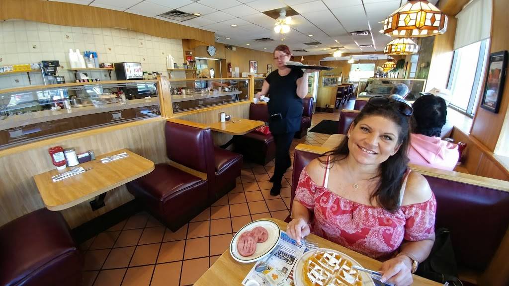 Point 40 Diner | restaurant | 761 US-40, Monroeville, NJ 08343, USA | 8563582882 OR +1 856-358-2882