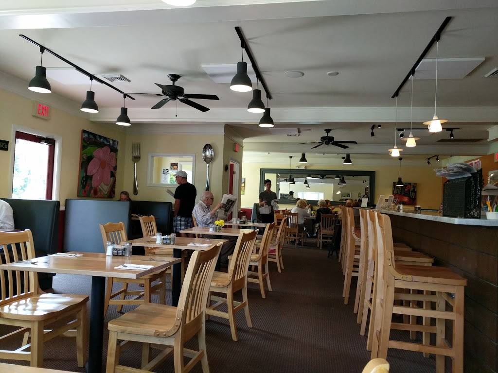 On A Roll Cafe And Catering | restaurant | 55 Pittsfield Rd, Lenox, MA 01240, USA | 4136379544 OR +1 413-637-9544