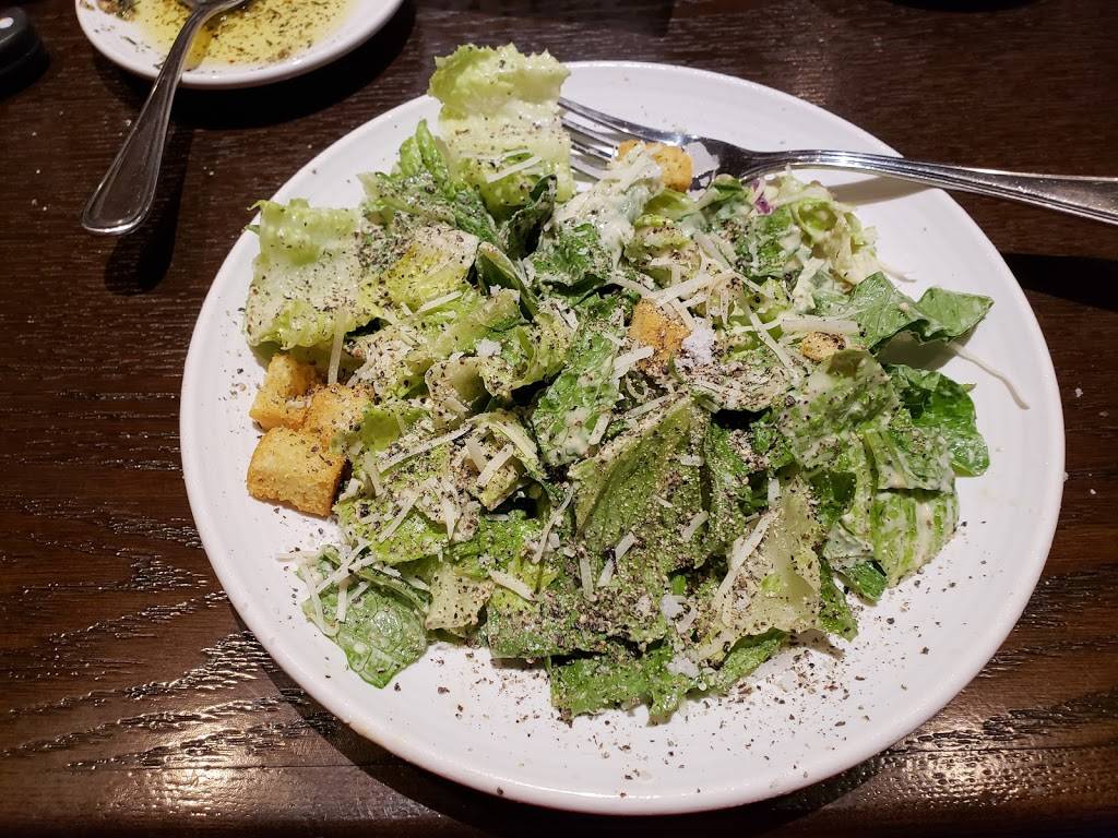 Carrabbas Italian Grill | restaurant | 2700 Chapel Hill Rd, Douglasville, GA 30135, USA | 7709470330 OR +1 770-947-0330