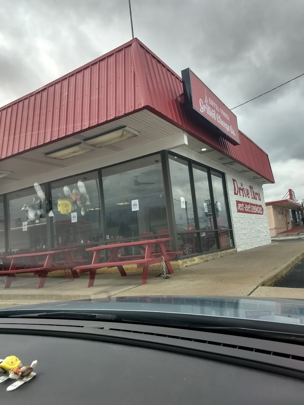 Eiffel Tower Grilled Cheese Co. | restaurant | 2108 S Memorial Dr, Tulsa, OK 74129, USA | 9186058535 OR +1 918-605-8535