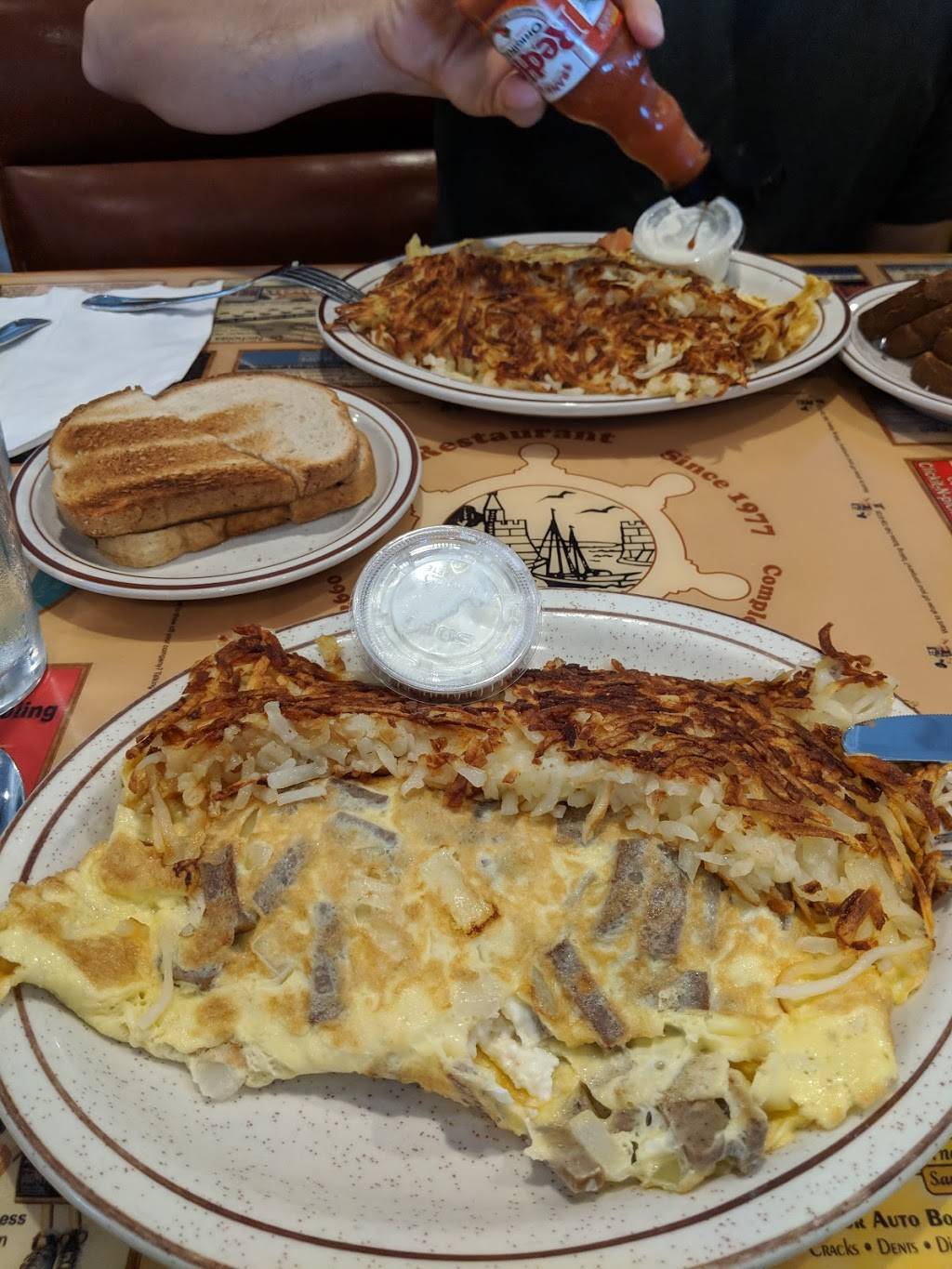 Old Port Restaurant | restaurant | 278 E 14 Mile Rd, Clawson, MI 48017, USA | 2485882660 OR +1 248-588-2660