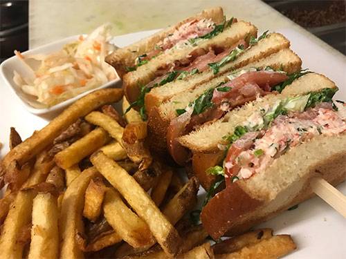 The Woodlawn Public House | restaurant | 1276 Yonge St, Toronto, ON M4T 1W5, Canada | 4169220404 OR +1 416-922-0404