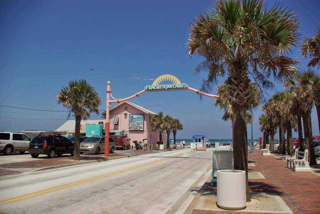 The Breakers Ocean Front Restaurant & Bar | restaurant | 518 Flagler Ave, New Smyrna Beach, FL 32169, USA | 3864282019 OR +1 386-428-2019