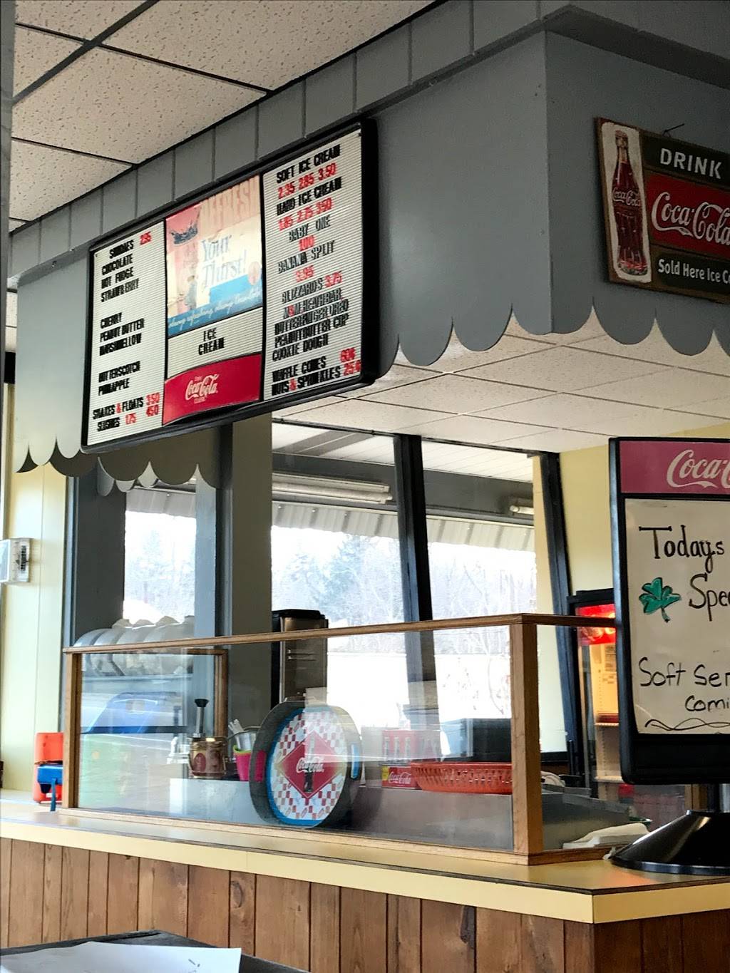 Royal Drive - In | restaurant | 17263 Boot Jack Rd, Ridgway, PA 15853, USA | 8147722044 OR +1 814-772-2044