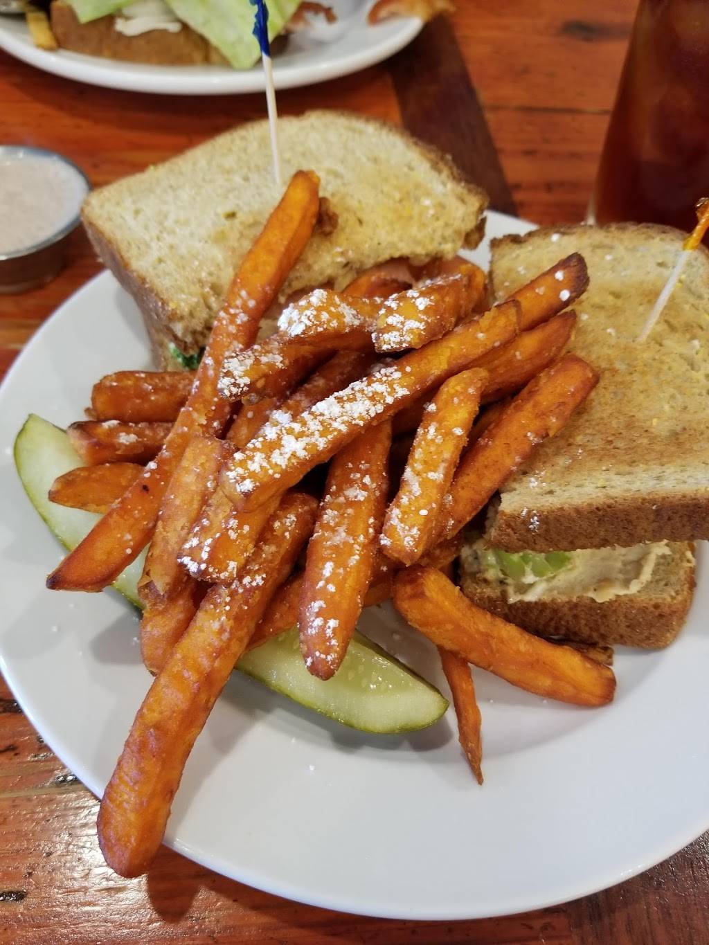 Byrds Restaurant | restaurant | 27 Hidenwood Shopping Center, 2 Hiden Blvd, Newport News, VA 23606, USA | 7572239841 OR +1 757-223-9841