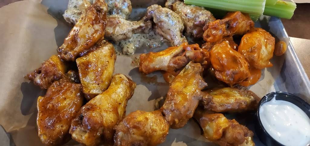 Buffalo Wild Wings | meal takeaway | 11332 River Heights Dr, South Jordan, UT 84095, USA | 8018262999 OR +1 801-826-2999