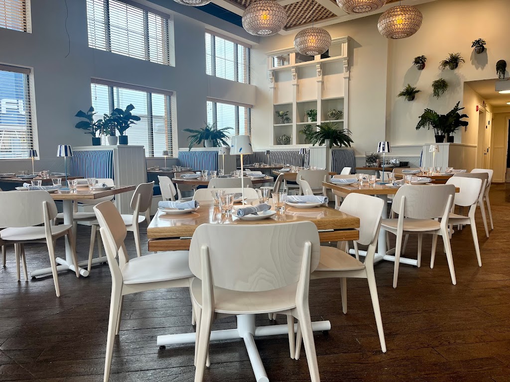 Saltwater Coastal Grill | restaurant | 5509 Park Pl, Rosemont, IL 60018, USA | 8472330077 OR +1 847-233-0077