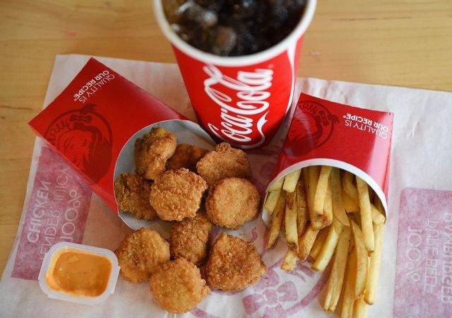 Wendys | restaurant | 6585 Airport Rd, Mississauga, ON L4V 1E5, Canada | 9056787846 OR +1 905-678-7846