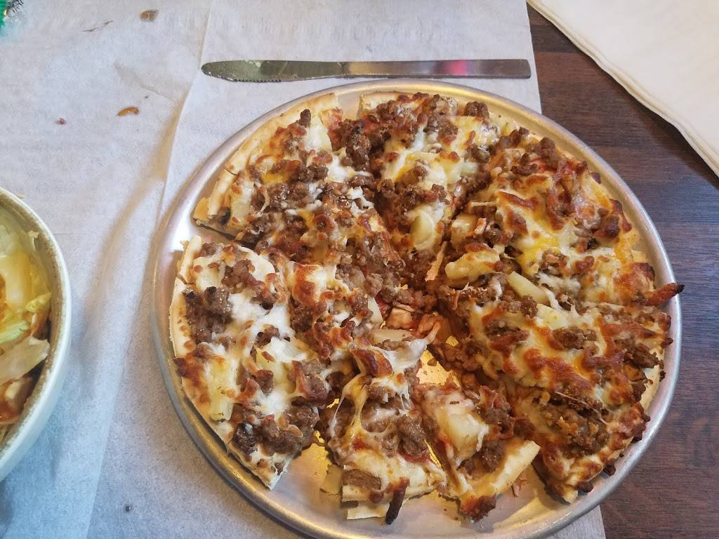 Old Shawnee Pizza | restaurant | 6000 Roger Rd, Shawnee, KS 66203, USA | 9136315716 OR +1 913-631-5716