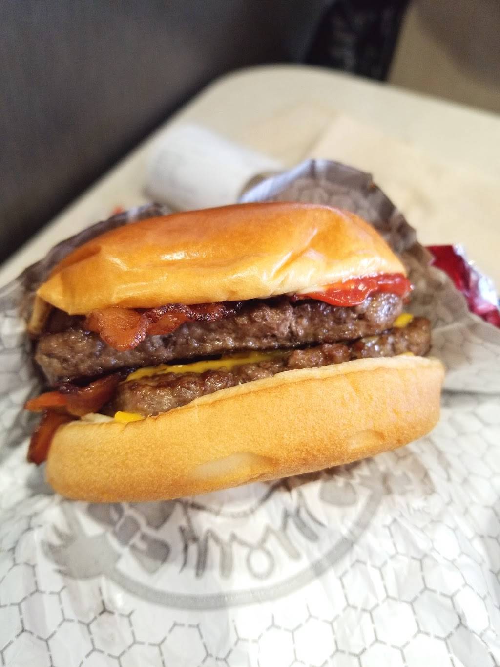 Wendys | restaurant | 535 Terminal Ave, Ottawa, ON K1G 0Z2, Canada | 6132320890 OR +1 613-232-0890