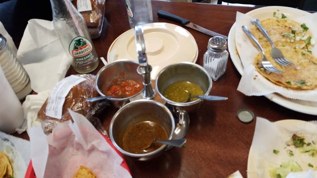 La Esquinita Taqueria | restaurant | 6924 W Grand Ave, Chicago, IL 60707, USA | 7734174198 OR +1 773-417-4198