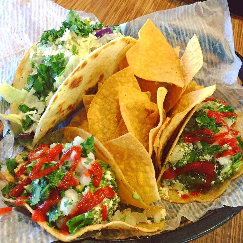 Jimmy Hulas Clearwater Beach | restaurant | 454 Mandalay Ave, Clearwater Beach, FL 33767, USA | 7273144253 OR +1 727-314-4253