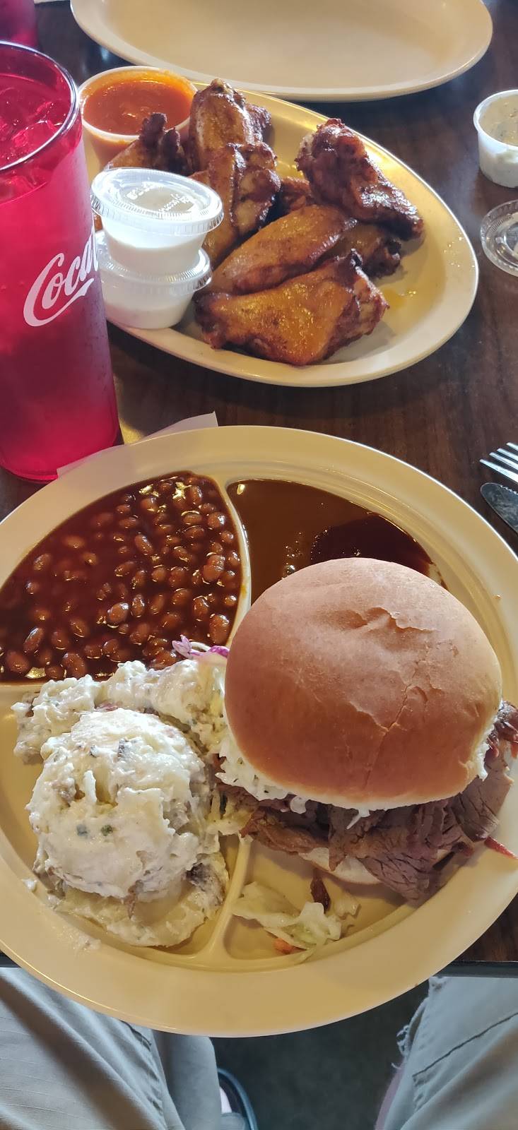 Whole Hog Cafe | restaurant | 3009 N College Ave, Fayetteville, AR 72703, USA | 4794399270 OR +1 479-439-9270