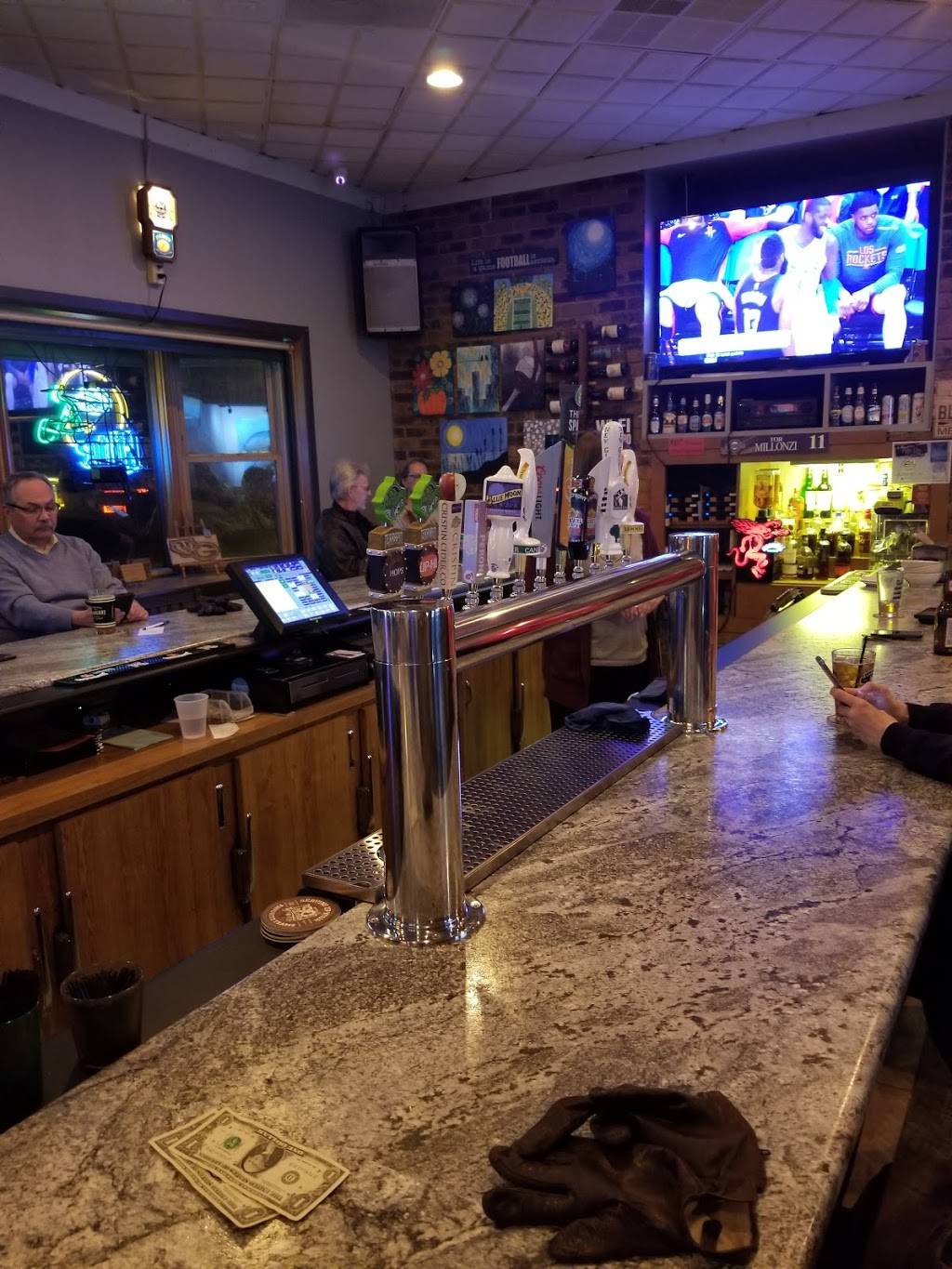 Zis Sports Pub and Eatery | restaurant | 8777 N Deerwood Dr, Brown Deer, WI 53209, USA | 4143541919 OR +1 414-354-1919