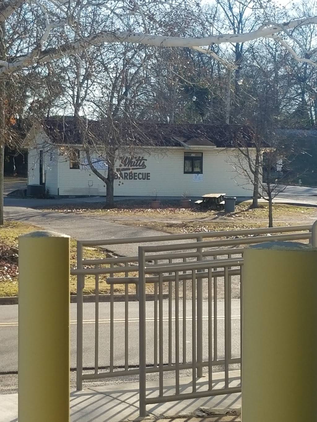 Whitts Barbecue | restaurant | 1 S Marion St A, Athens, AL 35611, USA | 2562323385 OR +1 256-232-3385