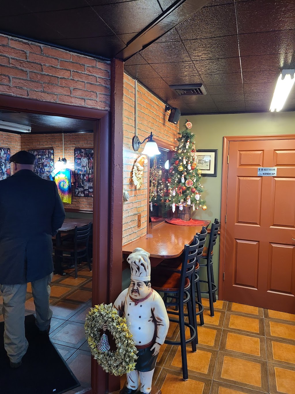 Michaels | meal delivery | 127 E Prospect St, Covington, VA 24426, USA | 5409628500 OR +1 540-962-8500