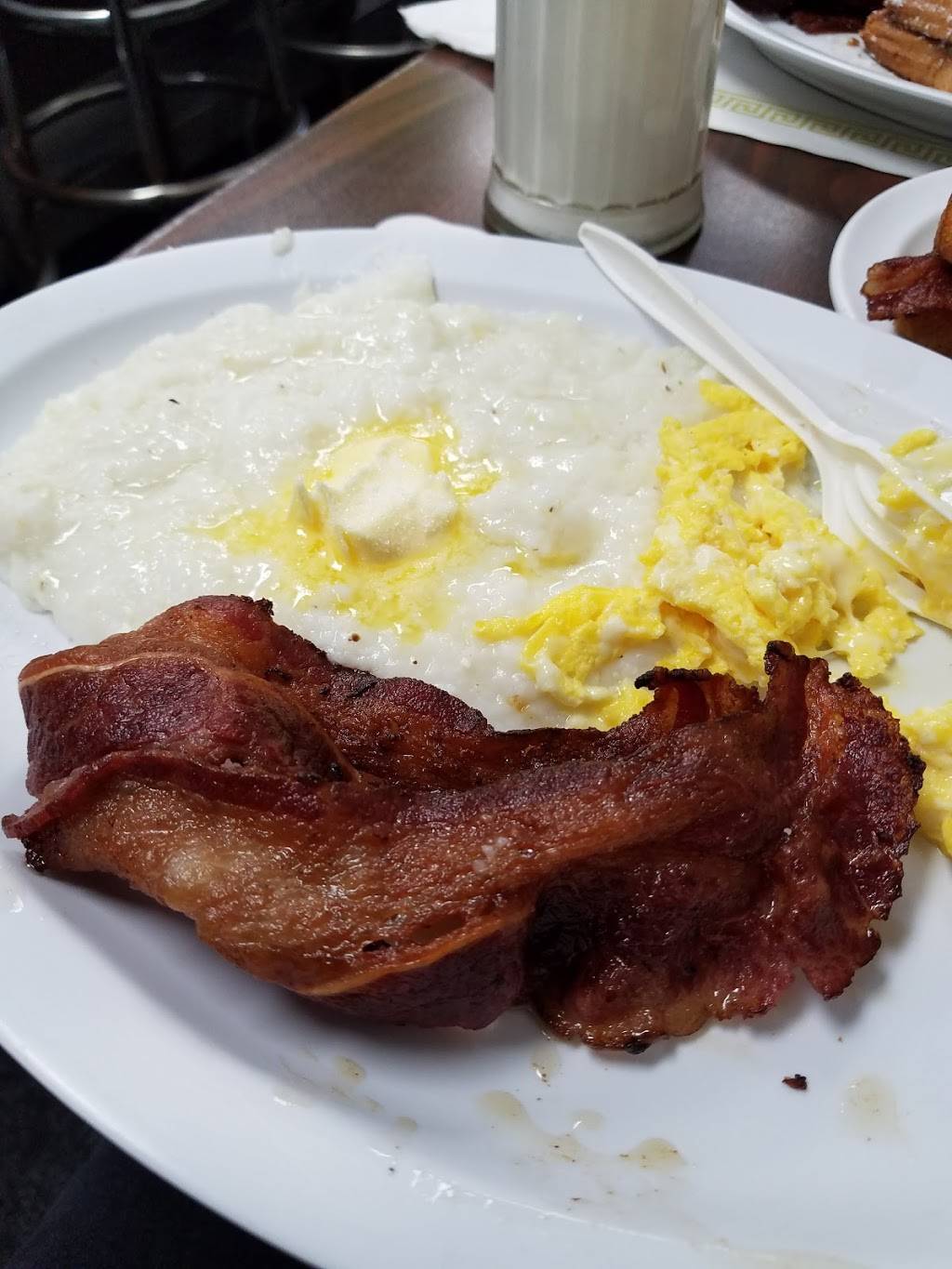 Station Diner | restaurant | 9 S 52nd St, Philadelphia, PA 19139, USA | 2154765722 OR +1 215-476-5722