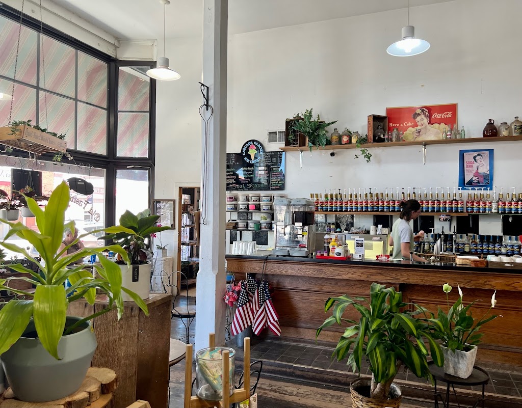 Country Flowers | cafe | 201 S Main St, Condon, OR 97823, USA | 5413844120 OR +1 541-384-4120