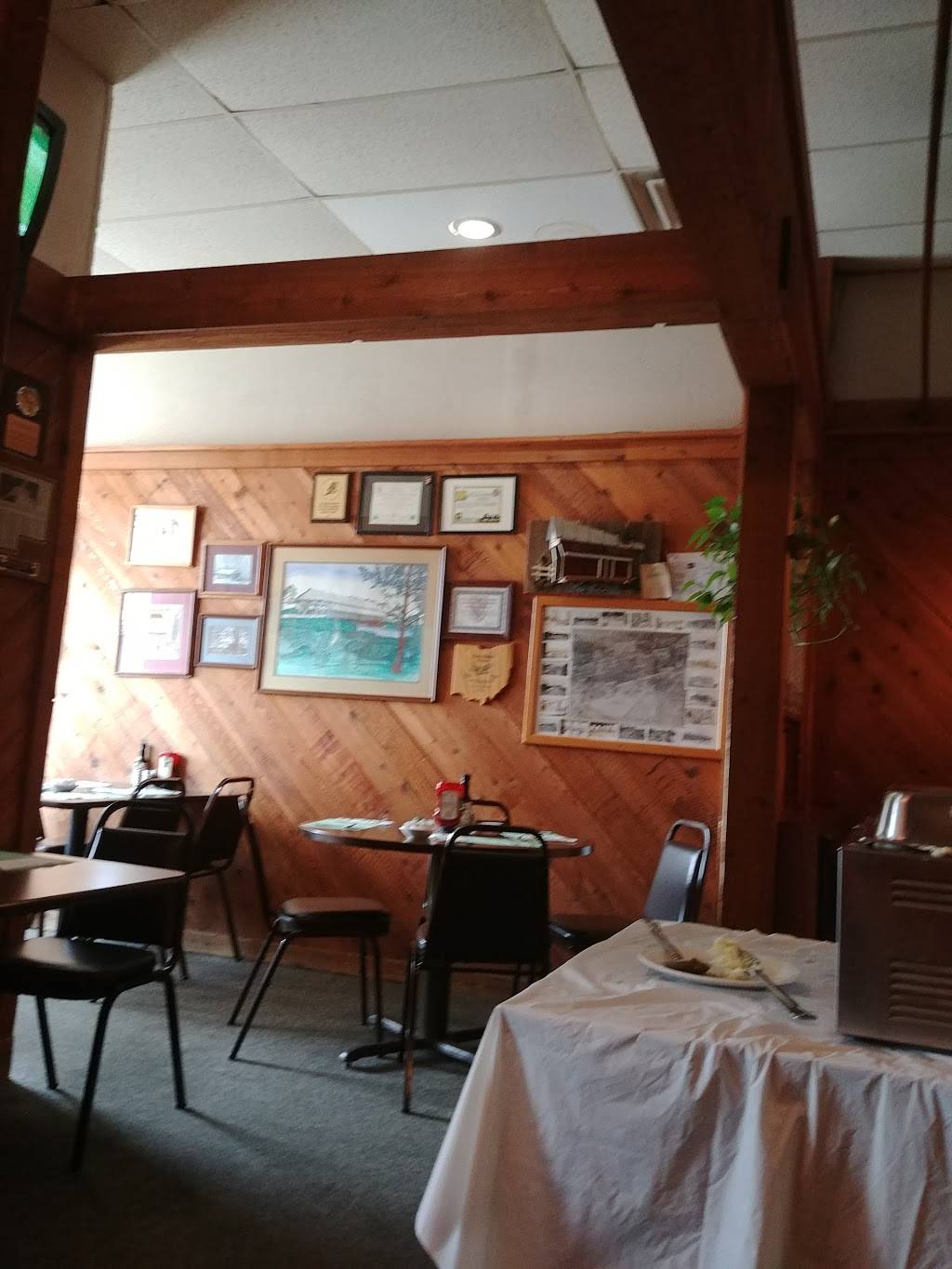 Covered Bridge Inn | restaurant | 22 W Broad St, Newton Falls, OH 44444, USA | 3308725556 OR +1 330-872-5556