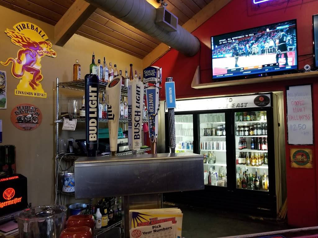 The Watering Hole East | restaurant | 8300 Northwoods Dr, Lincoln, NE 68505, USA | 4024888300 OR +1 402-488-8300