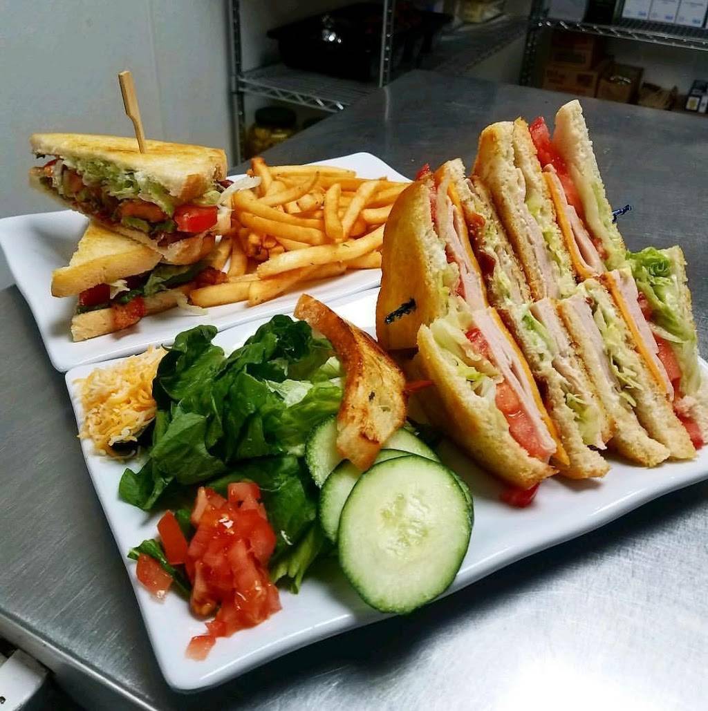 Chucks Place | restaurant | 1447 Historical Plaza Way, Manteca, CA 95336, USA | 2098236196 OR +1 209-823-6196