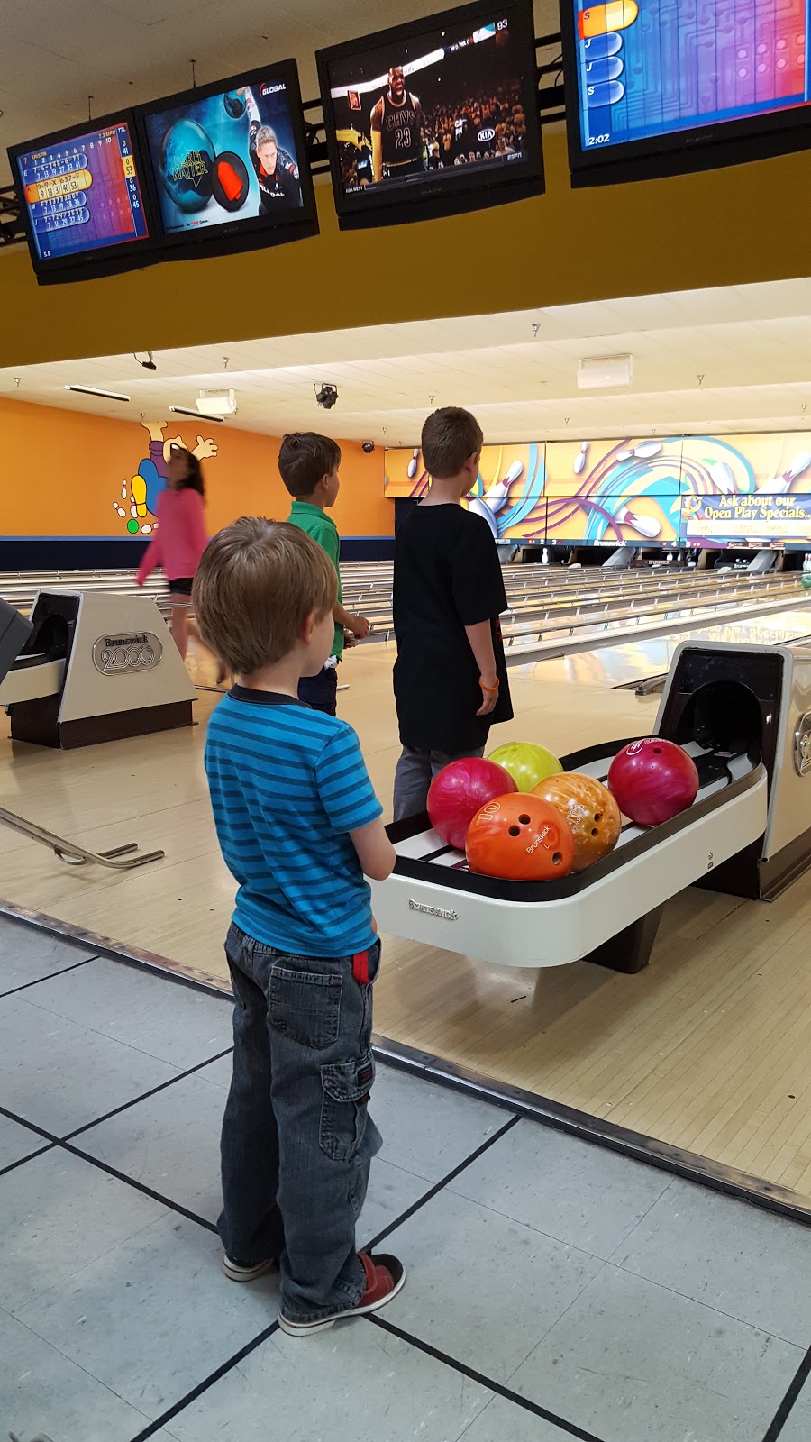 Spare Time Hixson | restaurant | 5530 Hixson Pike, Hixson, TN 37343, USA | 4238432695 OR +1 423-843-2695