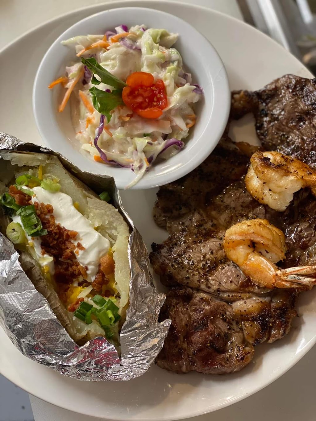 Varelas Restaurant Steaks & More | restaurant | 710 Dalies Ave, Belen, NM 87002, USA | 5058644616 OR +1 505-864-4616