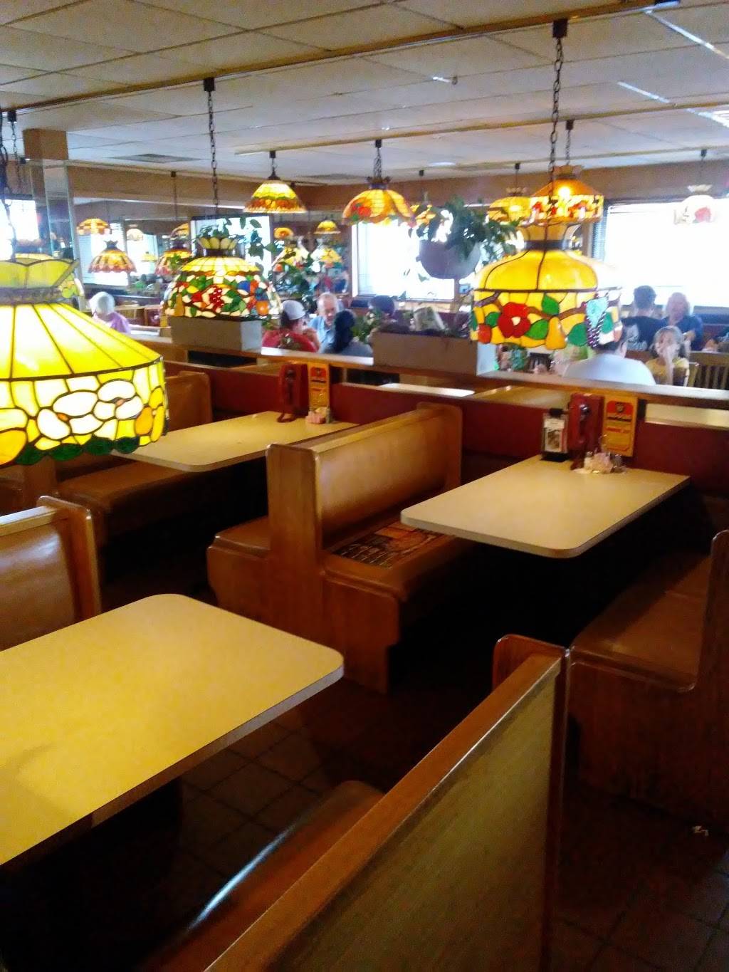 Pizza King | restaurant | 1705 N Walnut St, Hartford City, IN 47348, USA | 7653481388 OR +1 765-348-1388