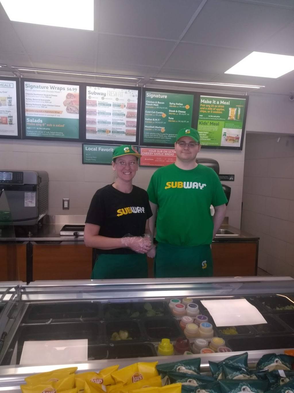 Subway Restaurants | restaurant | 1307 E Eleven Mile Rd, Royal Oak, MI 48067, USA | 2485460808 OR +1 248-546-0808