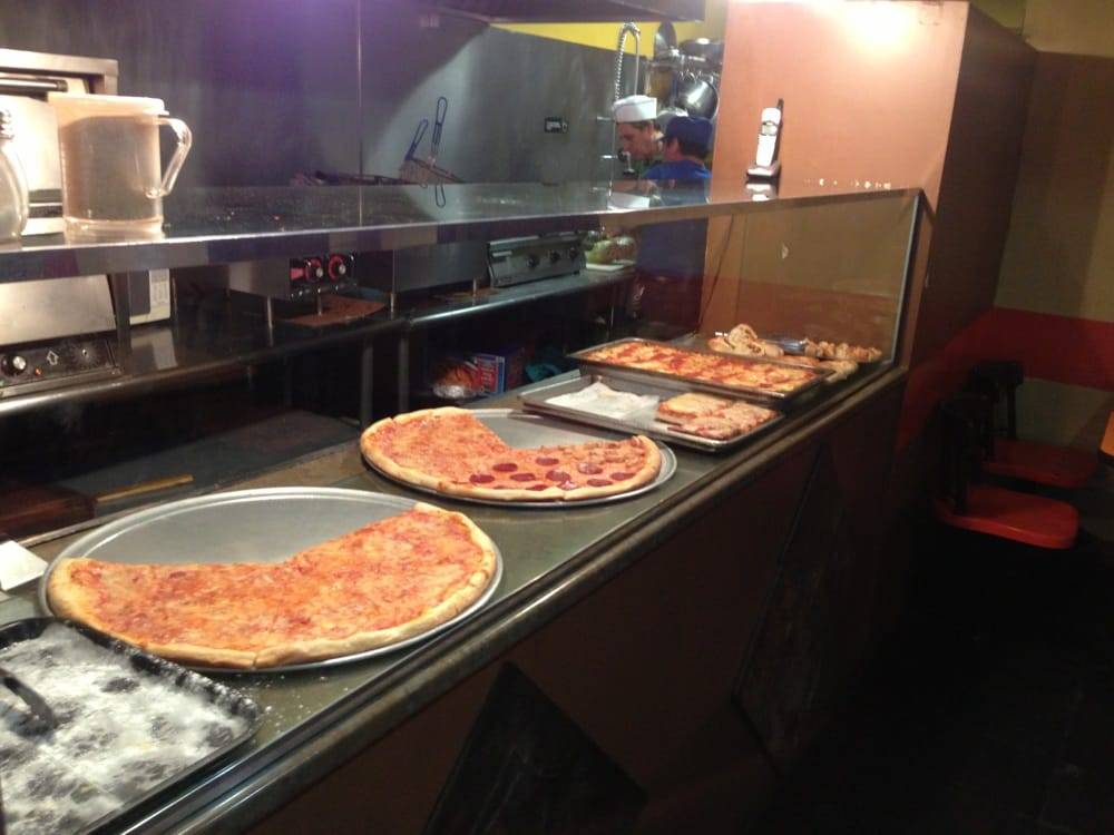 Crust Brooklyn Pizzeria | restaurant | 734 Evergreen Ave, Brooklyn, NY 11207, USA | 3472406185 OR +1 347-240-6185