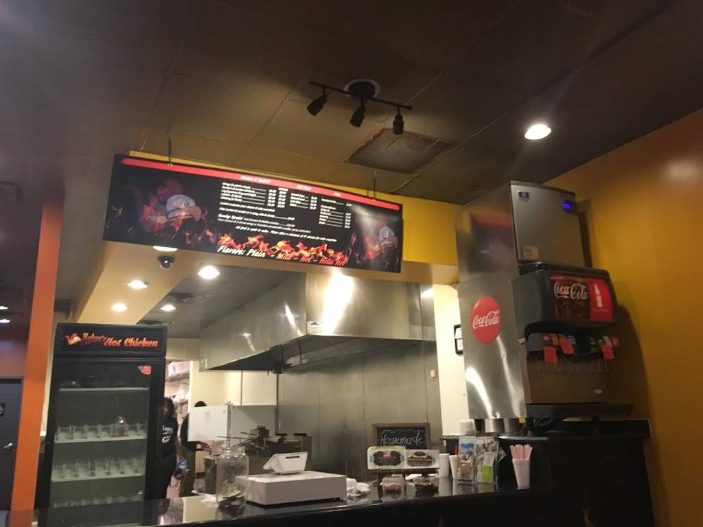 Helens Hot Chicken | restaurant | 8378, 413 E Round Grove Rd, Lewisville, TX 75067, USA | 9725375849 OR +1 972-537-5849