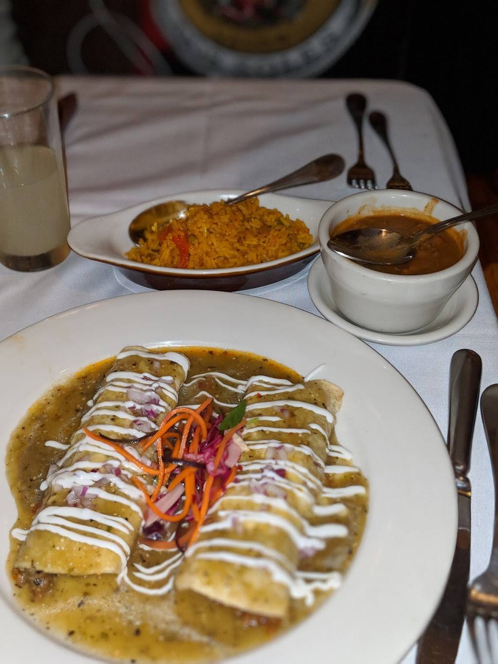 El Parador Cafe | restaurant | 325 E 34th St, New York, NY 10016, USA | 2126796812 OR +1 212-679-6812