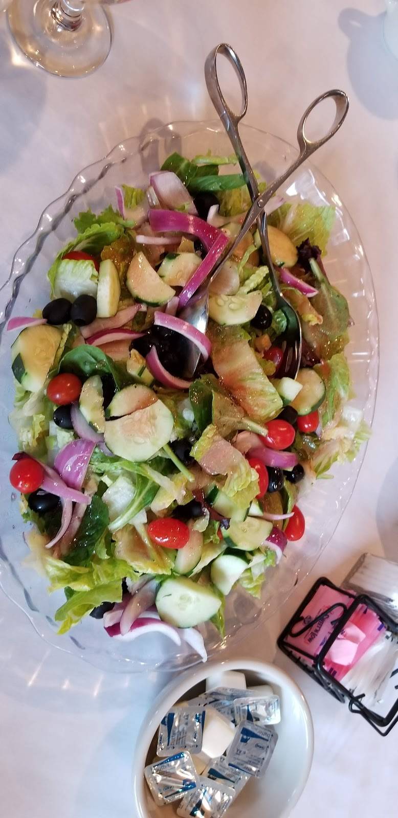 Tonys Pizza and Restaurant | restaurant | 108 Boston Rd, Springfield, MA 01109, USA | 4137326600 OR +1 413-732-6600