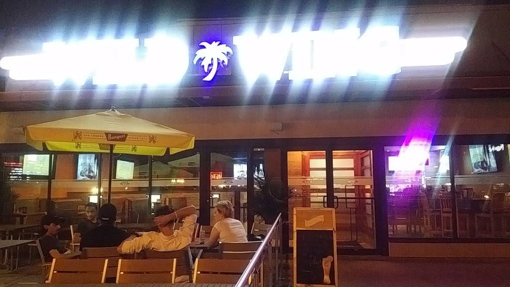 Wild Wing | restaurant | 9580 Yonge St #11, Richmond Hill, ON L4C 1V6, Canada | 9052376940 OR +1 905-237-6940