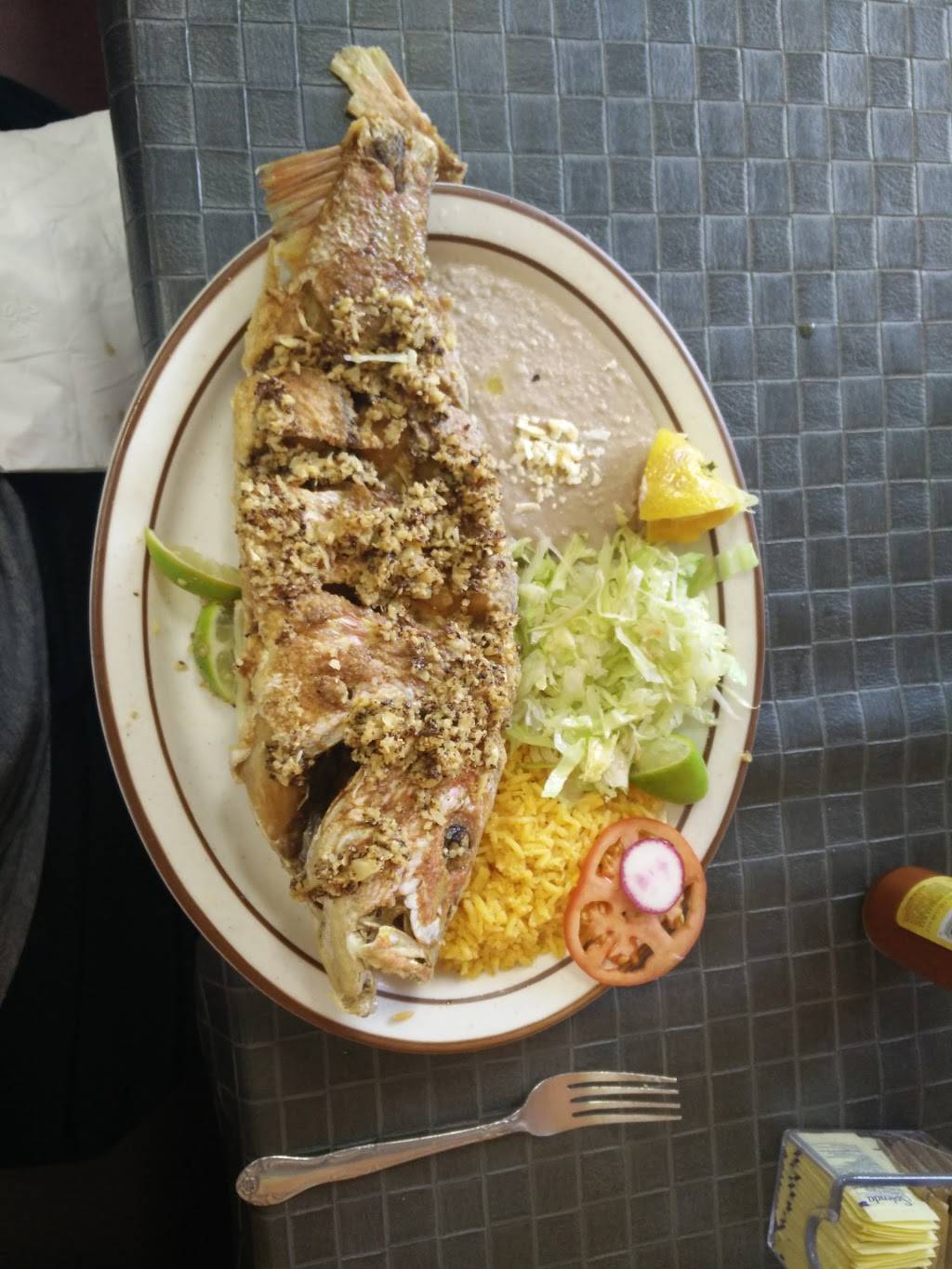 Atardecer Acapulqueno | restaurant | 2906 W Cermak Rd, Chicago, IL 60623, USA | 7732777198 OR +1 773-277-7198