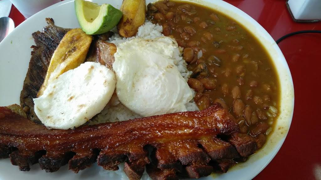 Palacio De Las Empanadas | restaurant | 4219 College Point Blvd, Flushing, NY 11355, USA | 7186611080 OR +1 718-661-1080