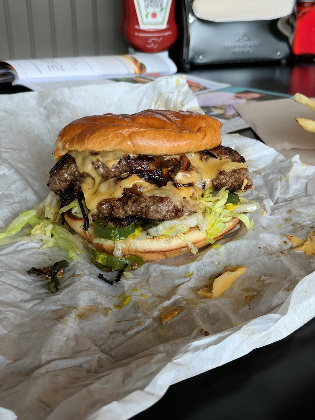 Tuckers Onion Burgers | restaurant | 15001 N May Ave, Oklahoma City, OK 73134, USA | 4052545555 OR +1 405-254-5555