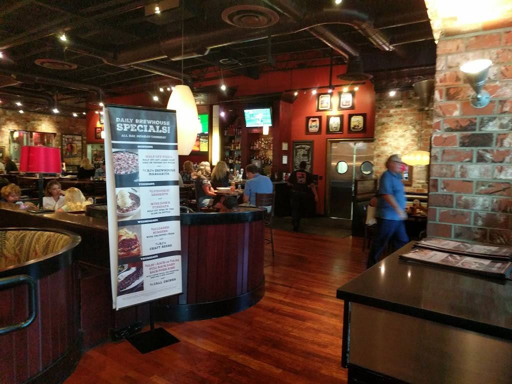 BJs Restaurant & Brewhouse | restaurant | 22920 Centerpoint Dr, Moreno Valley, CA 92553, USA | 9515719370 OR +1 951-571-9370