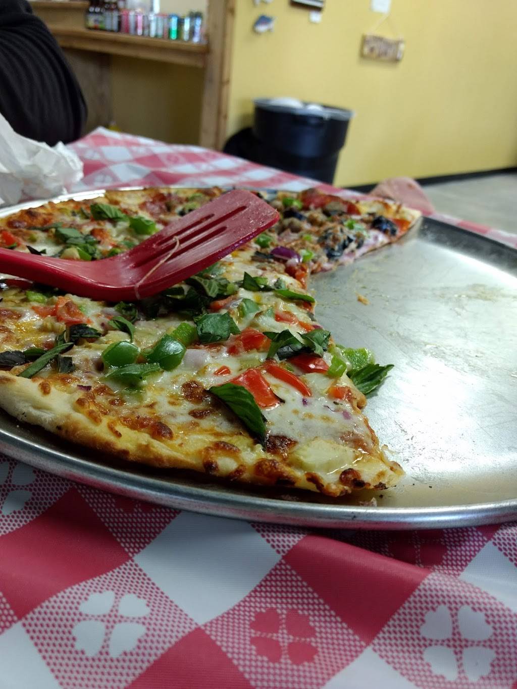 Hoodsport Pizzeria | restaurant | 150 N Lake Cushman Rd, Hoodsport, WA 98548, USA | 3608772229 OR +1 360-877-2229