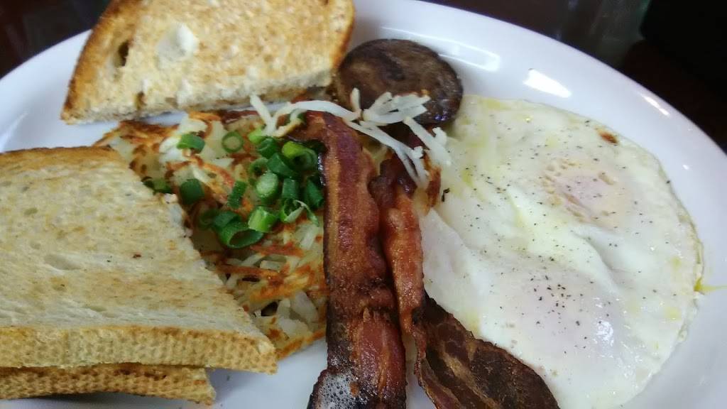 Cafe 32 | restaurant | 2485 Coats, Elmira, MI 49730, USA | 2315462007 OR +1 231-546-2007