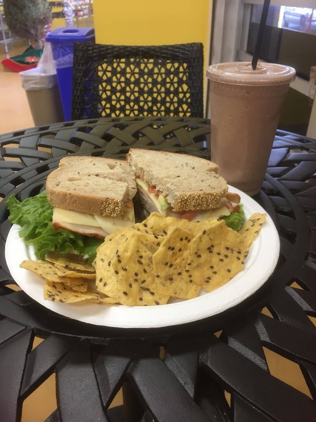 The Bee Hive | restaurant | 13308 E. Whittier Blvd, Whittier, CA 90602, USA | 5629459002 OR +1 562-945-9002