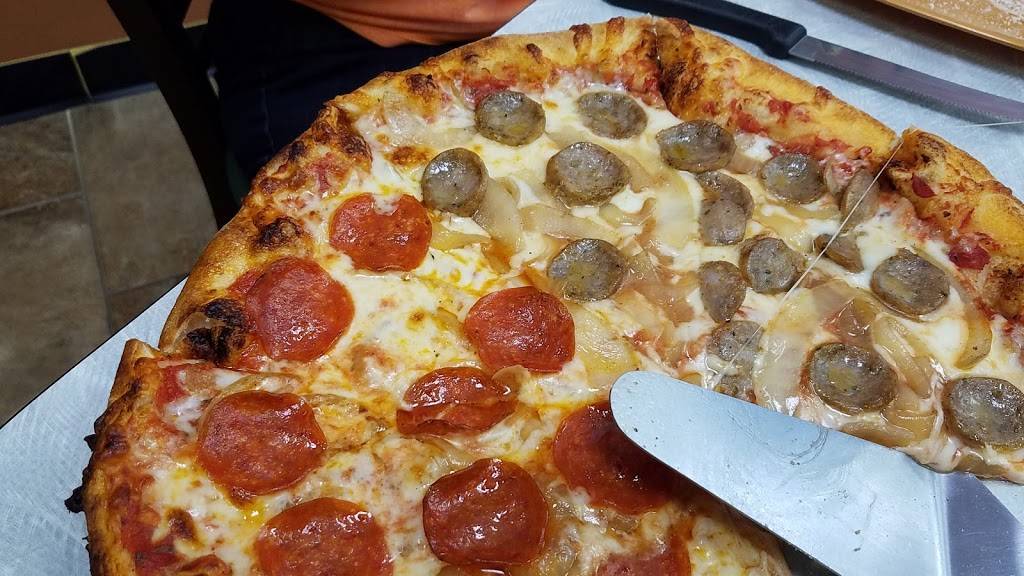 Ninos Pizzeria & Eatery | restaurant | 105 Long Springs Rd, Sevierville, TN 37876, USA | 8653654444 OR +1 865-365-4444