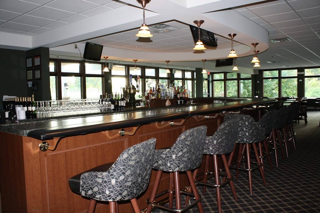 Oakwood Country Club | restaurant | 1067 US-6, Coal Valley, IL 61240, USA | 3097993153 OR +1 309-799-3153
