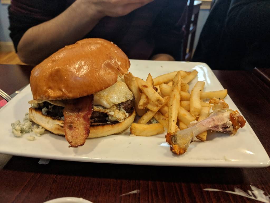 Patriot Tavern | restaurant | 100 Main St, Walpole, MA 02081, USA | 5087345129 OR +1 508-734-5129